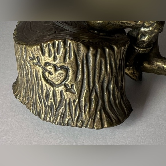 Adorable Bronze Figurine of Barefoot Boy Watermelon on a stump signed Schuber - Picture 7 of 10